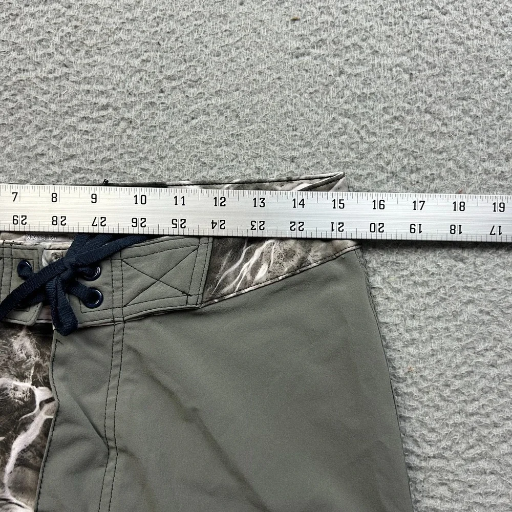 Huk Fishing Board Shorts Mens 30 Multi Elements Camo Performance Swim